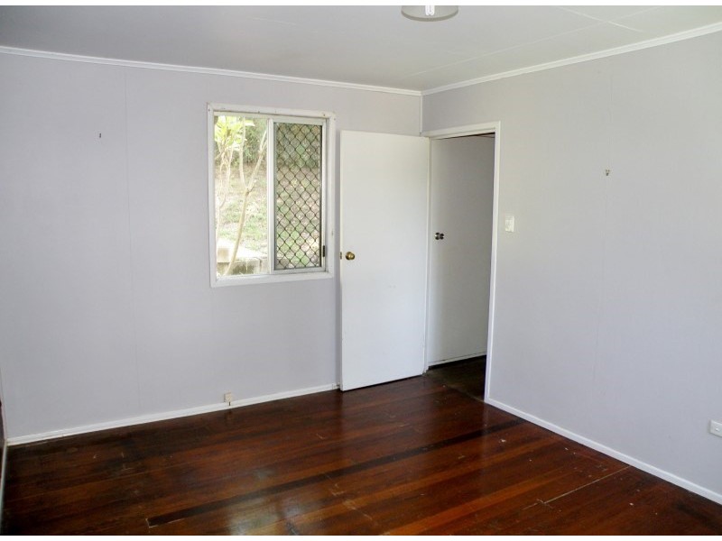 16 Bigoon Road, Point Lookout QLD 4183