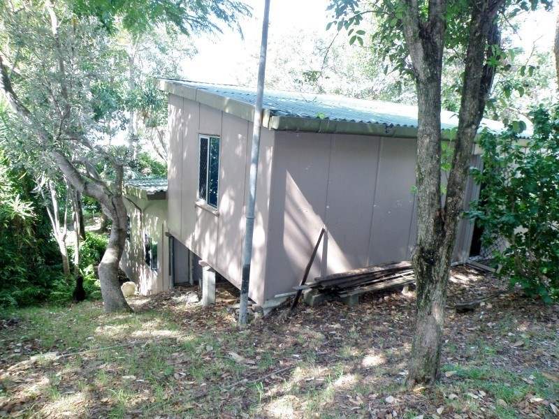 16 Bigoon Road, Point Lookout QLD 4183