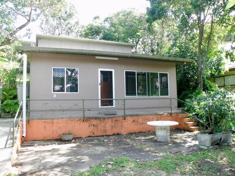 16 Bigoon Road, Point Lookout QLD 4183