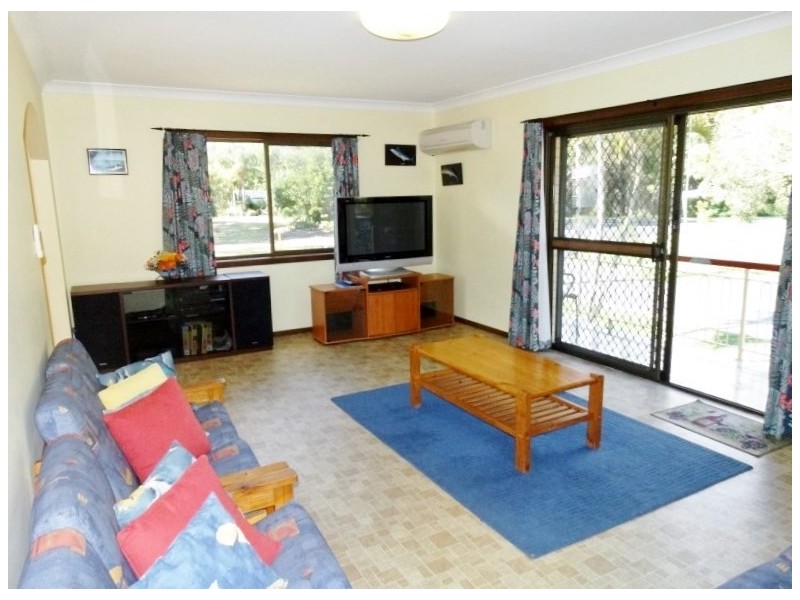 29 Ballow Street, Amity Point QLD 4183