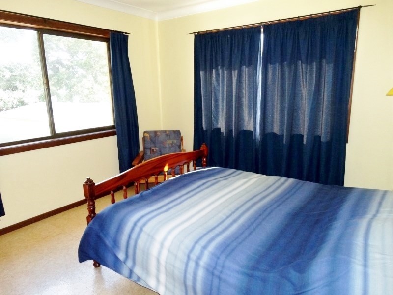 29 Ballow Street, Amity Point QLD 4183