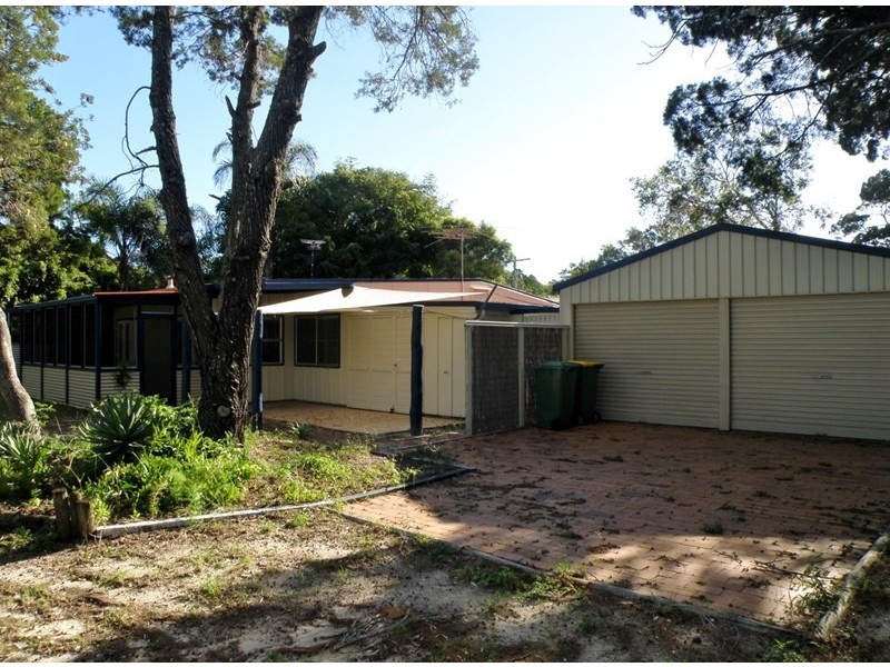 9 Gore Street, Amity Point QLD 4183