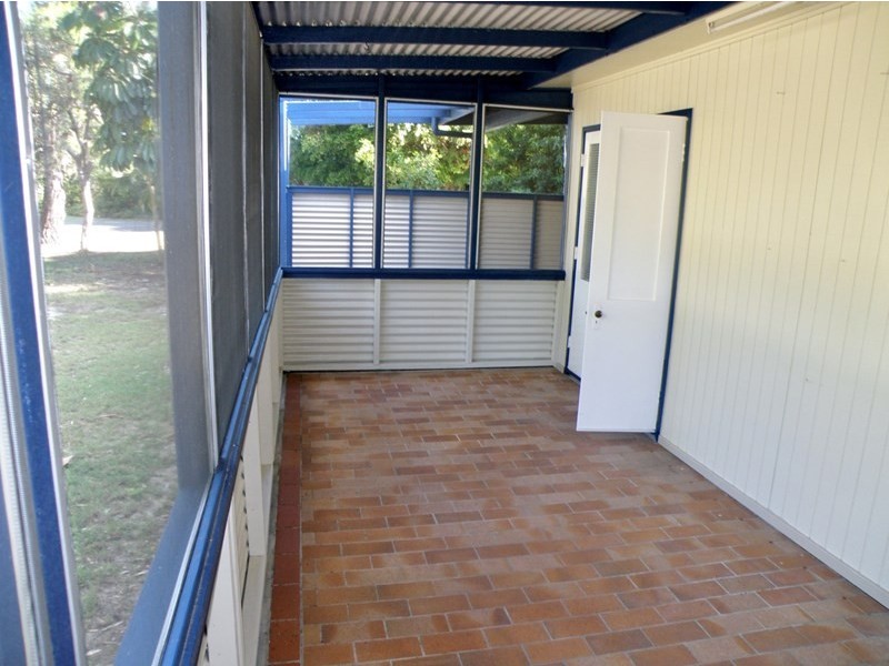 9 Gore Street, Amity Point QLD 4183