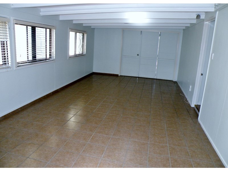 9 Gore Street, Amity Point QLD 4183