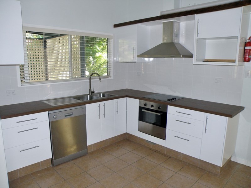 9 Gore Street, Amity Point QLD 4183