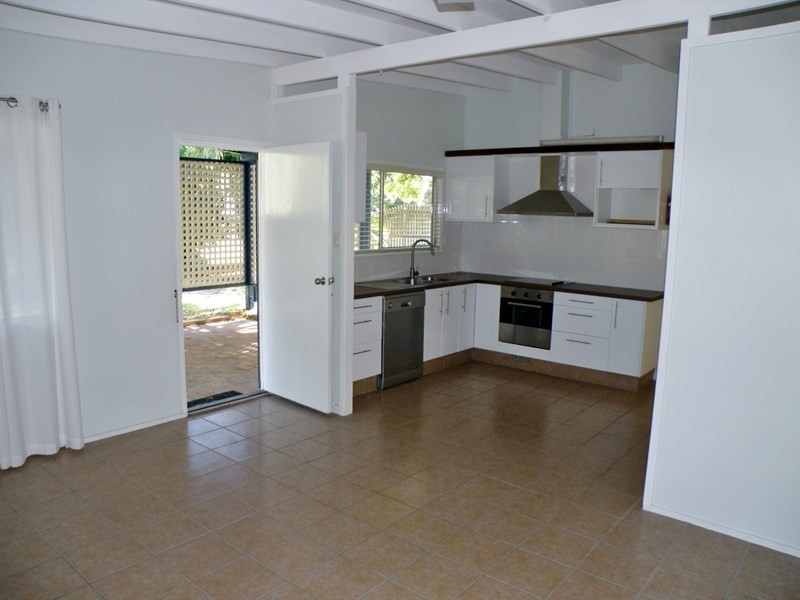 9 Gore Street, Amity Point QLD 4183