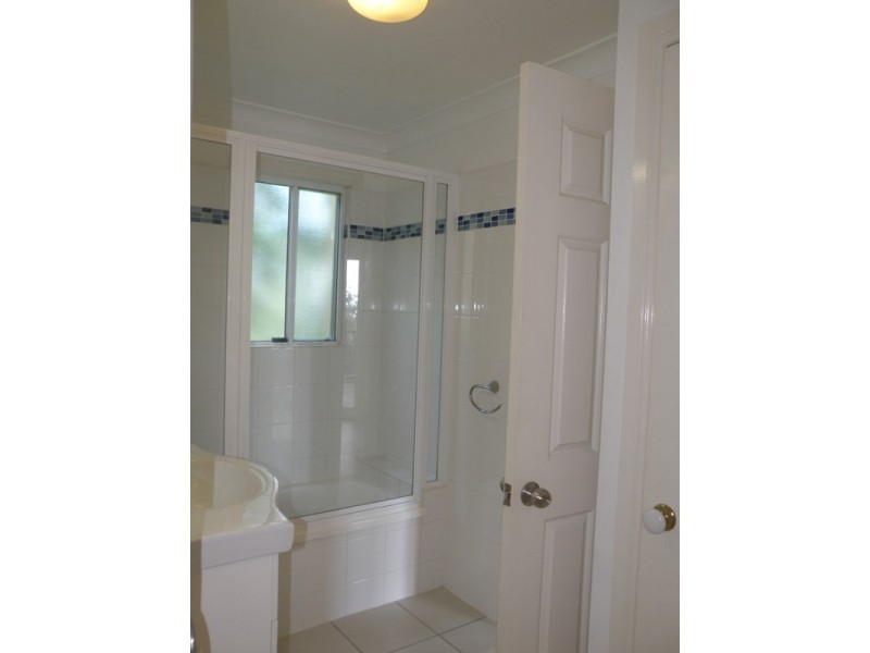 10a Yarrong Road, Point Lookout QLD 4183