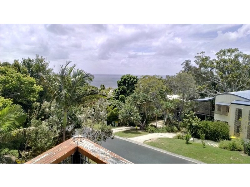 94 Tramican Street, Point Lookout QLD 4183