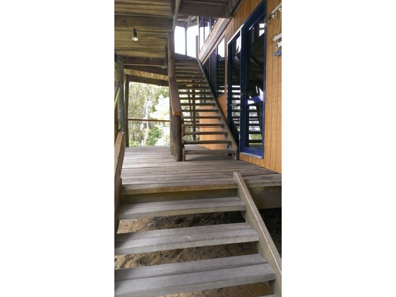 94 Tramican Street, Point Lookout QLD 4183