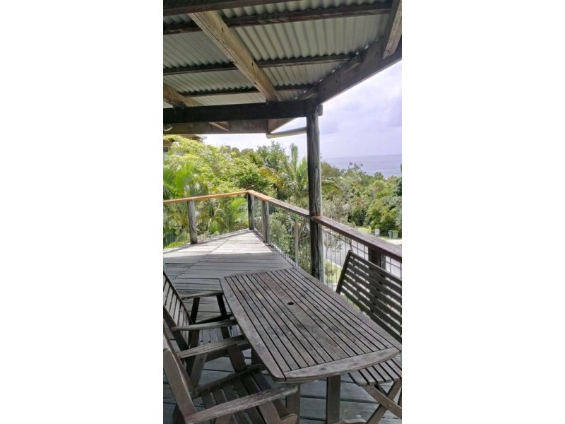 94 Tramican Street, Point Lookout QLD 4183