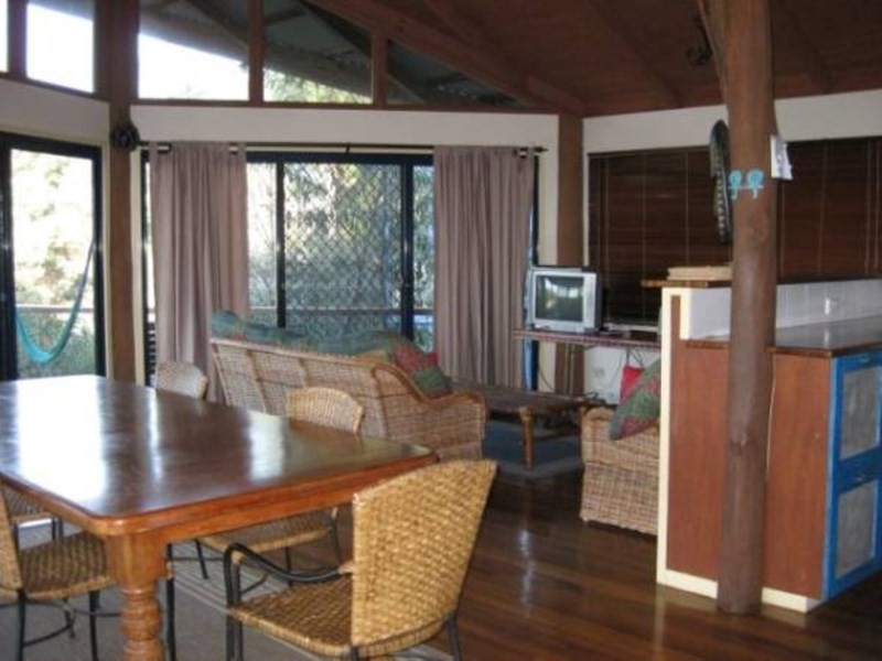 94 Tramican Street, Point Lookout QLD 4183