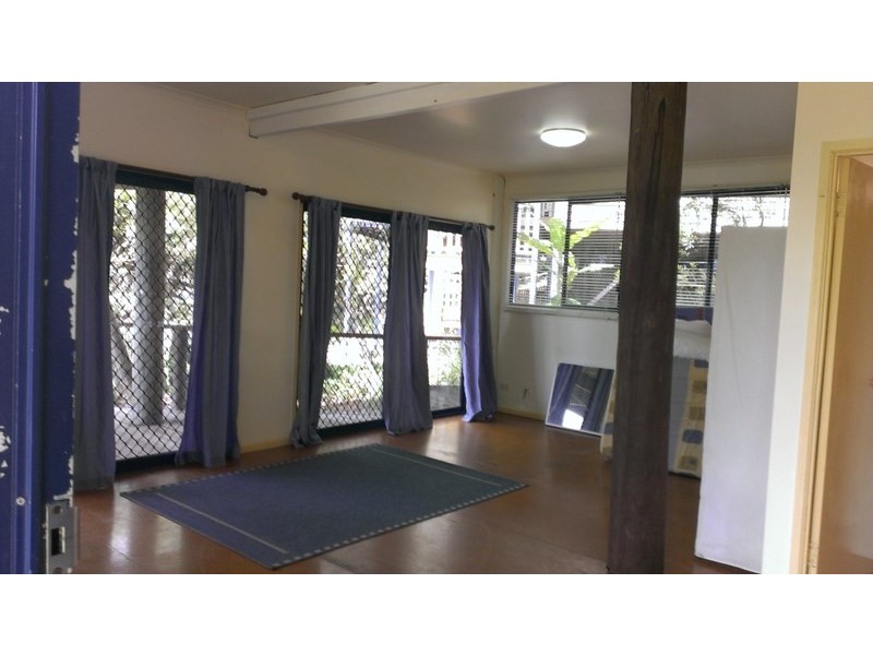 94 Tramican Street, Point Lookout QLD 4183