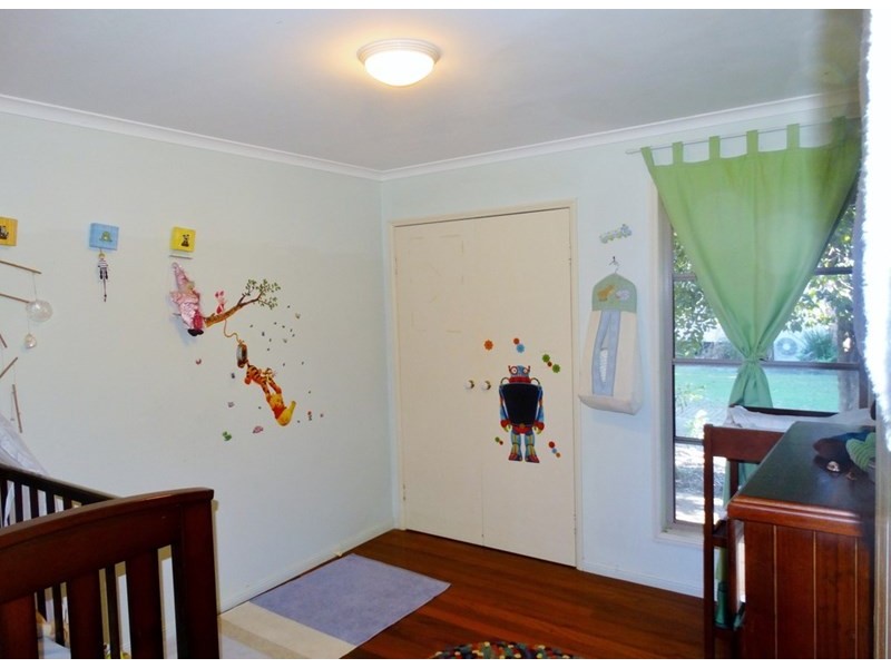 7 Waller Court, Point Lookout QLD 4183