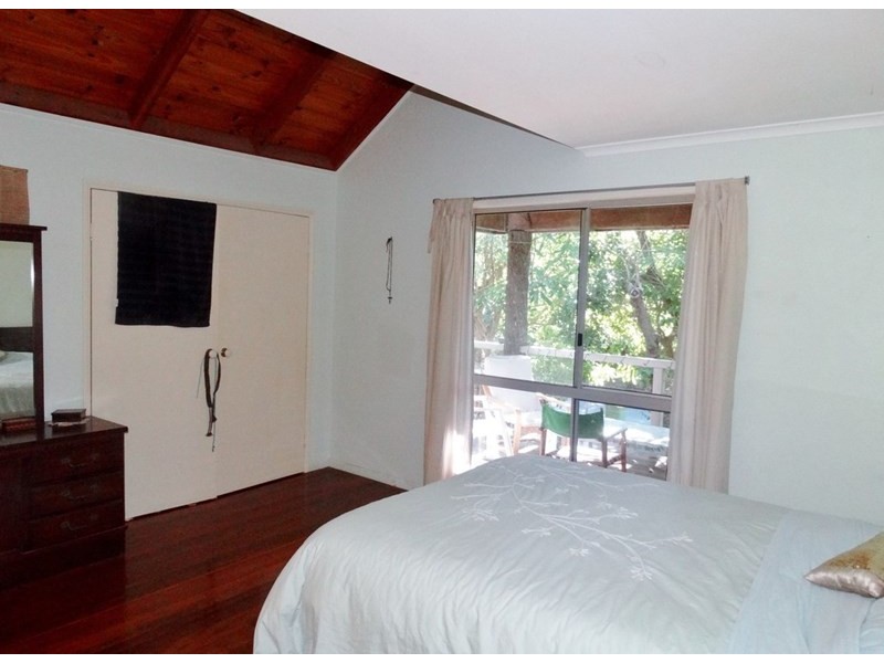 7 Waller Court, Point Lookout QLD 4183