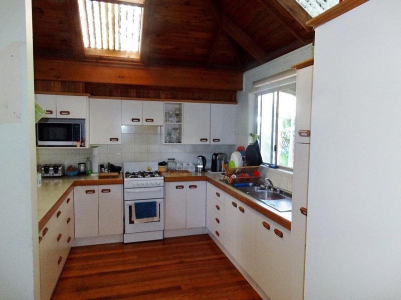 7 Waller Court, Point Lookout QLD 4183