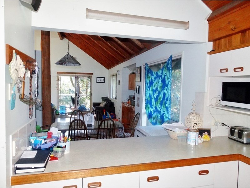 7 Waller Court, Point Lookout QLD 4183