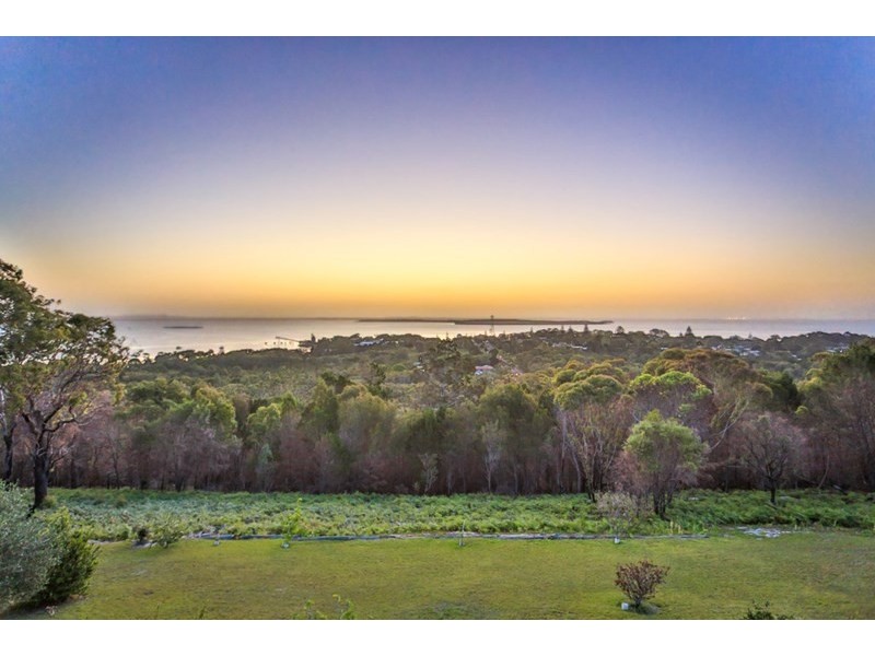 43 Rainbow Crescent, Dunwich QLD 4183