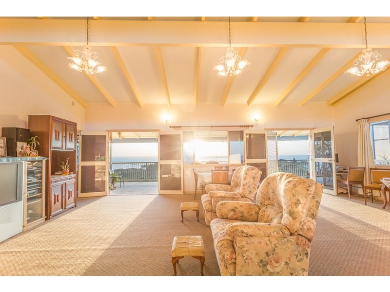 43 Rainbow Crescent, Dunwich QLD 4183