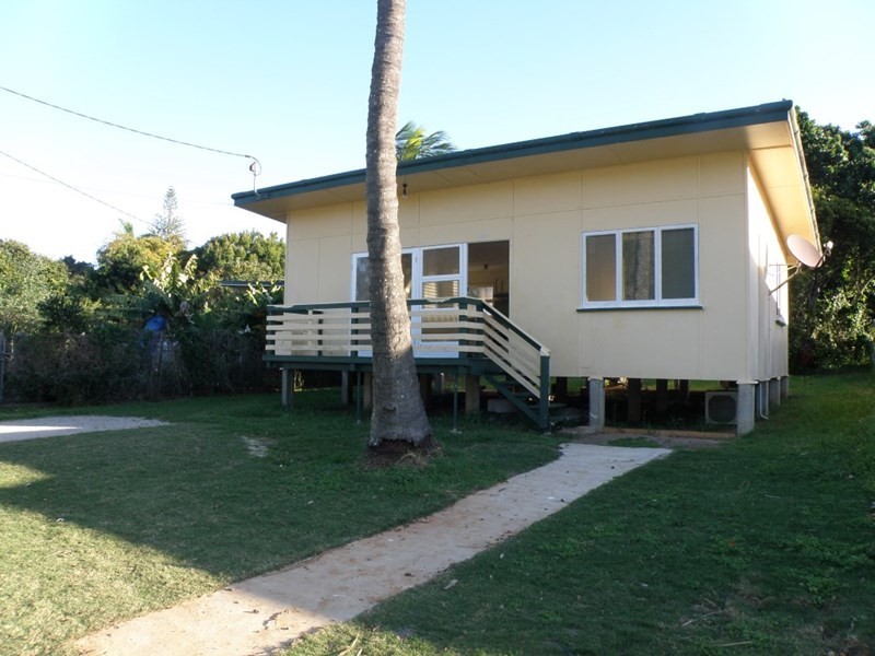 17 FRASER, Dunwich QLD 4183