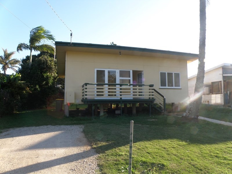 17 FRASER, Dunwich QLD 4183