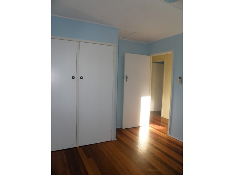 17 FRASER, Dunwich QLD 4183