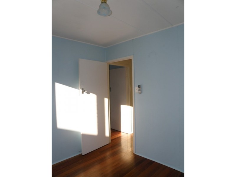 17 FRASER, Dunwich QLD 4183