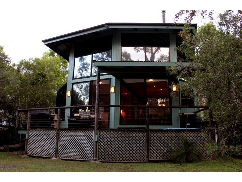 20 The Esplanade, Karragarra Island QLD 4184