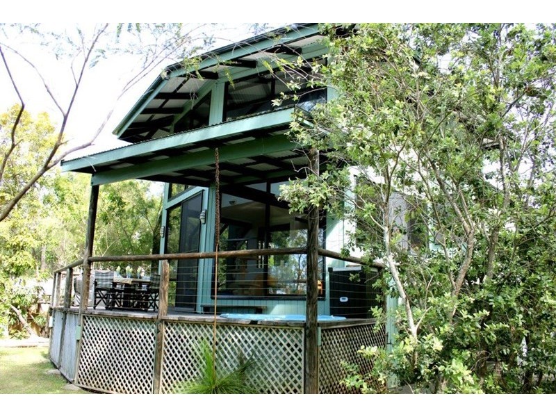 20 The Esplanade, Karragarra Island QLD 4184