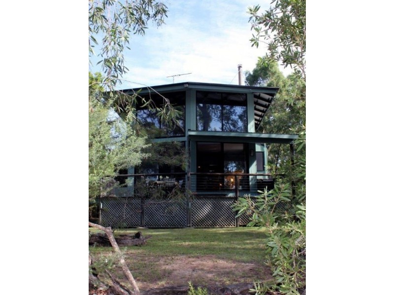 20 The Esplanade, Karragarra Island QLD 4184