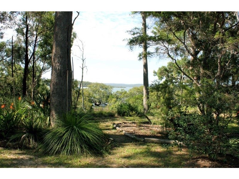 20 The Esplanade, Karragarra Island QLD 4184