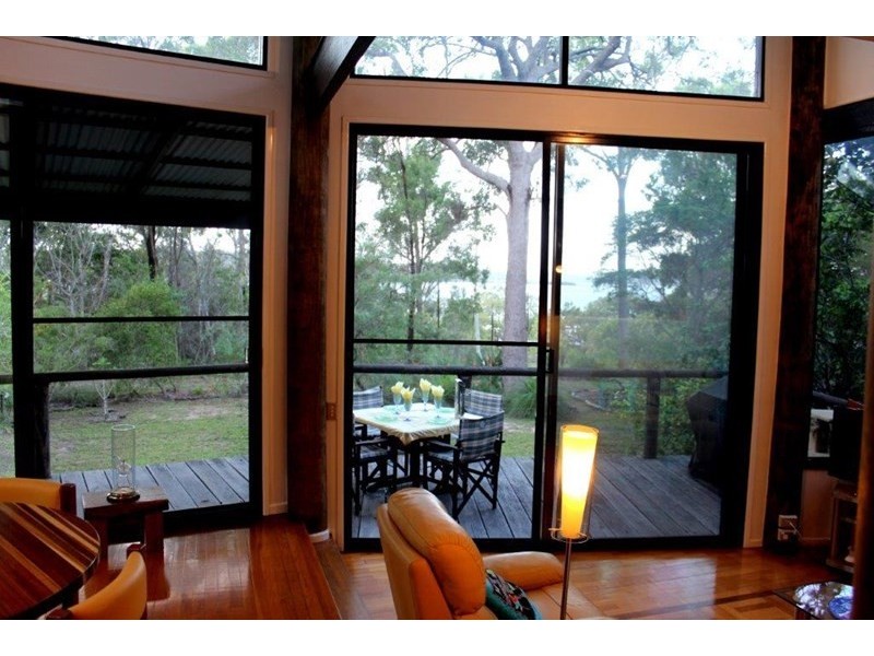 20 The Esplanade, Karragarra Island QLD 4184