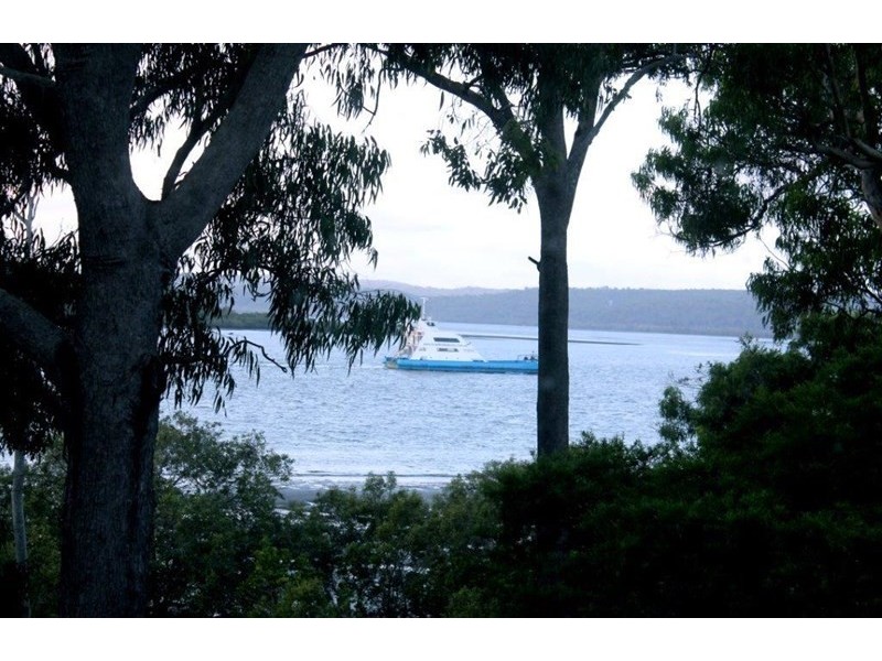 20 The Esplanade, Karragarra Island QLD 4184