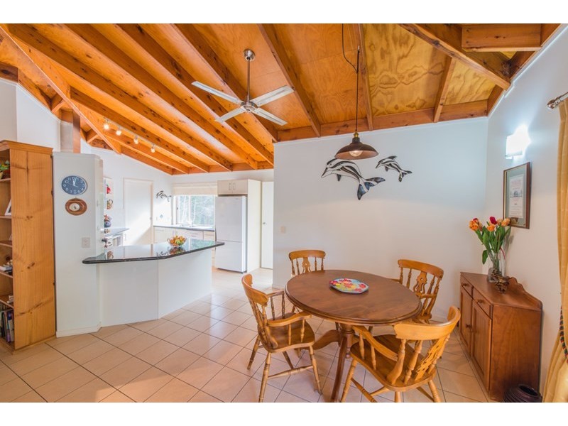 6 Chettle Street, Amity Point QLD 4183