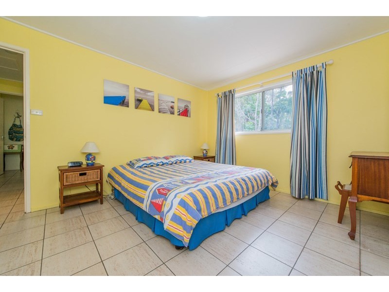 6 Chettle Street, Amity Point QLD 4183