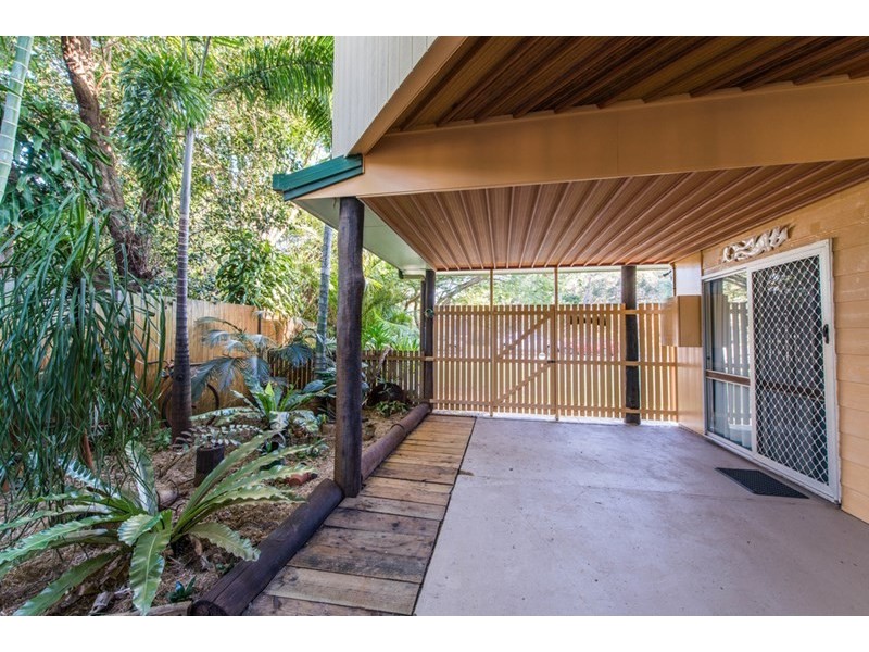 6 Chettle Street, Amity Point QLD 4183