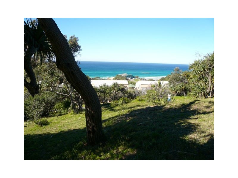 2 Samarinda Way, Point Lookout QLD 4183