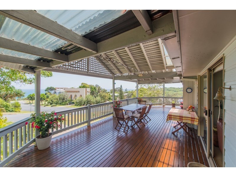 26 Cumming Parade, Point Lookout QLD 4183