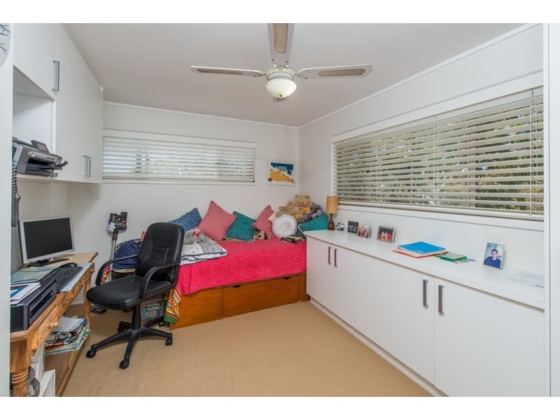 26 Cumming Parade, Point Lookout QLD 4183