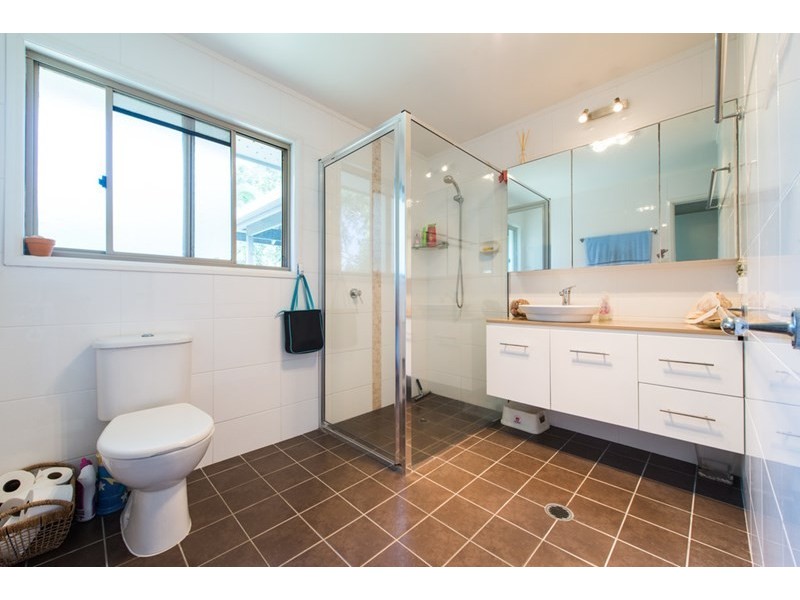 26 Cumming Parade, Point Lookout QLD 4183