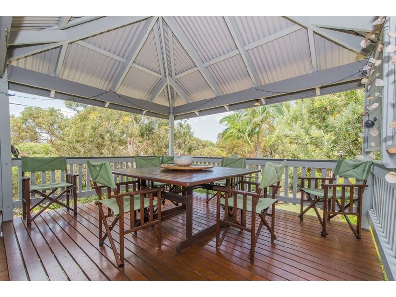 26 Cumming Parade, Point Lookout QLD 4183