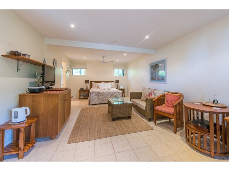 26 Cumming Parade, Point Lookout QLD 4183