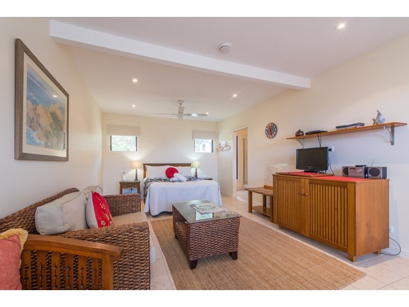 26 Cumming Parade, Point Lookout QLD 4183