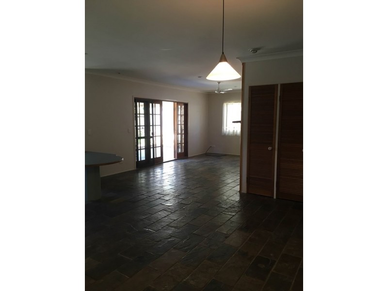 124 Tramican Street, Point Lookout QLD 4183