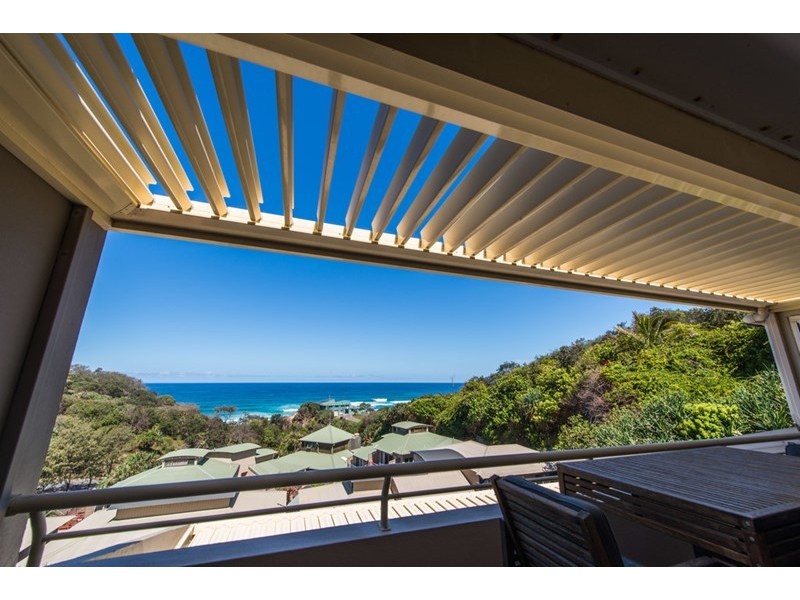 17/1-5 Samarinda Drive, Point Lookout QLD 4183