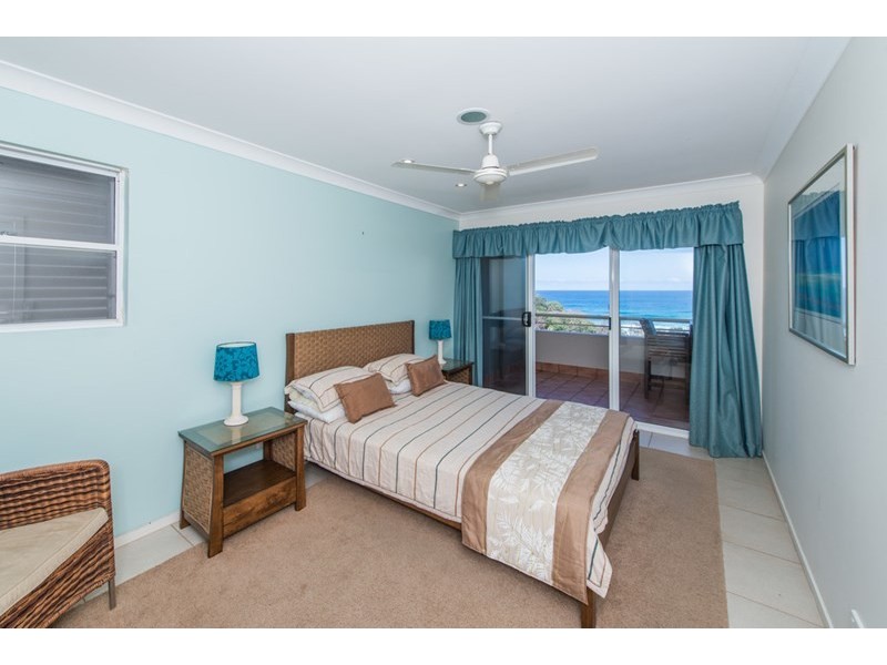 17/1-5 Samarinda Drive, Point Lookout QLD 4183