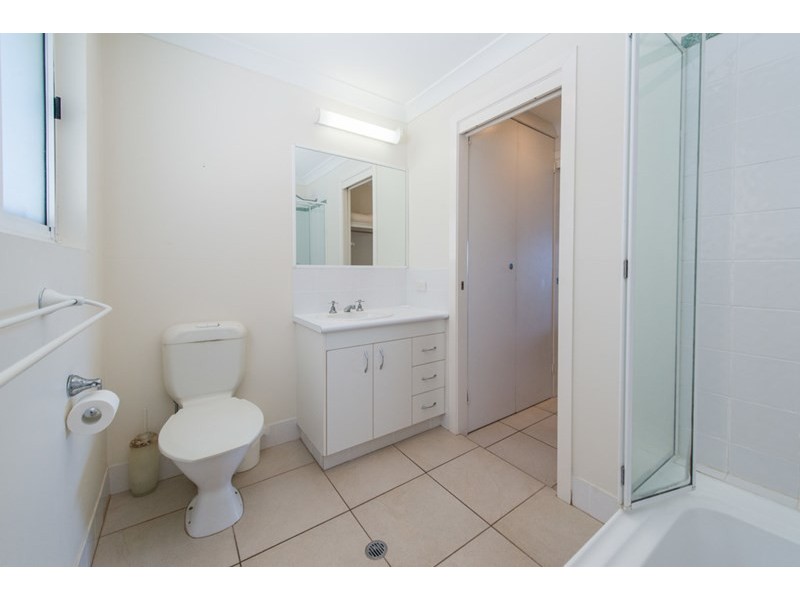 17/1-5 Samarinda Drive, Point Lookout QLD 4183