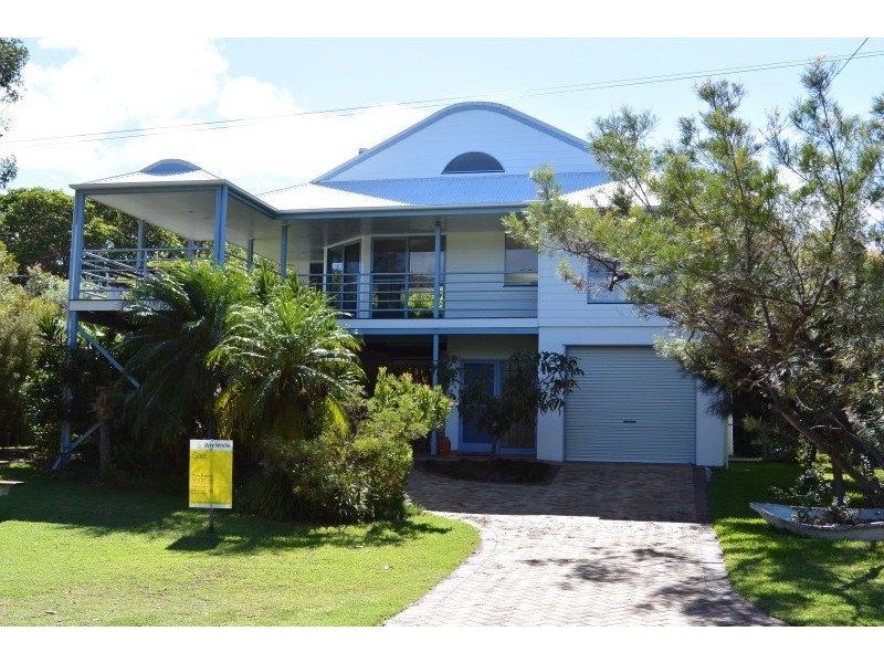 11 Booran Street, Point Lookout QLD 4183