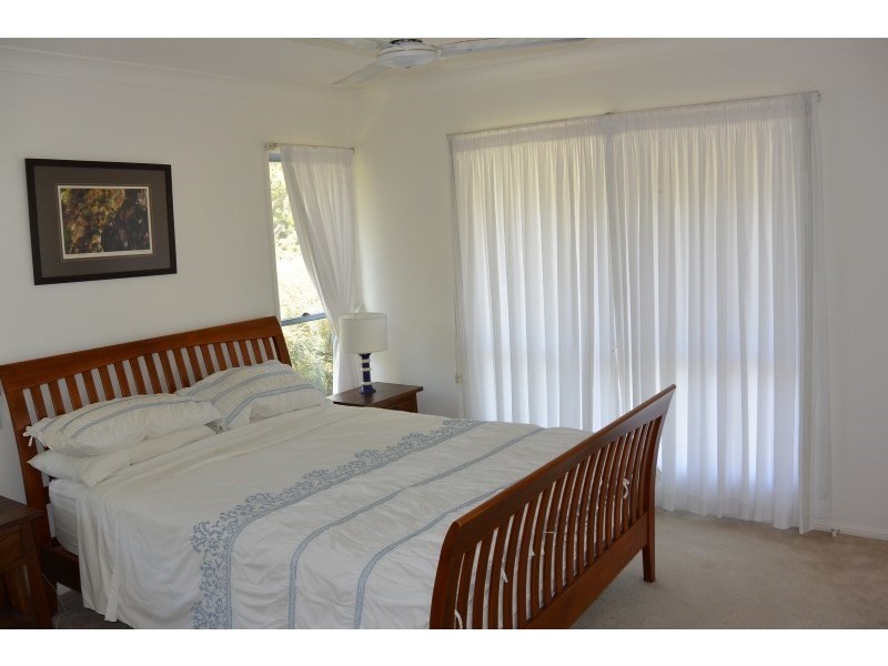 11 Booran Street, Point Lookout QLD 4183