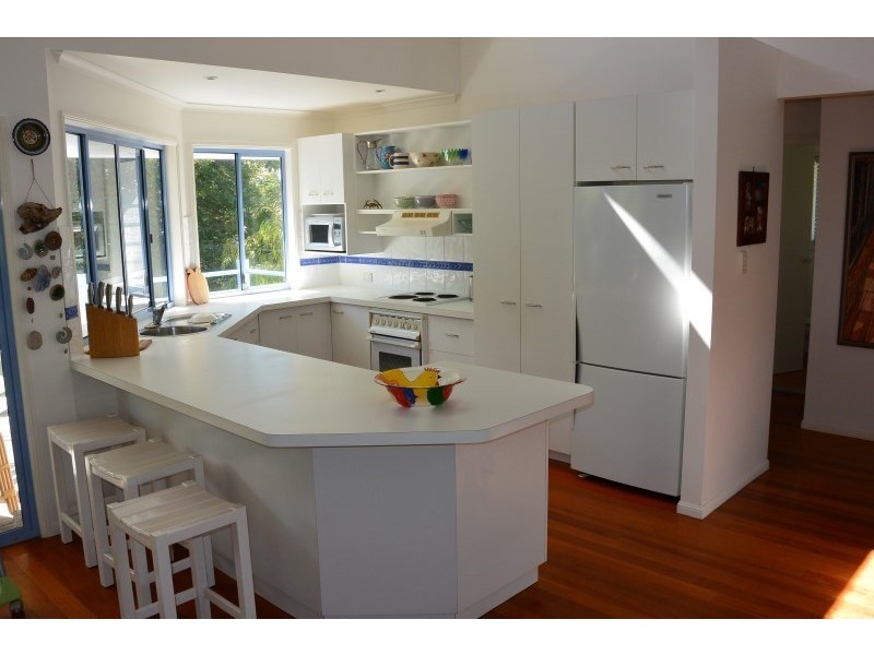 11 Booran Street, Point Lookout QLD 4183