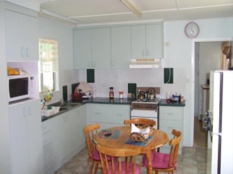 4 Millers Lane, Amity Point QLD 4183